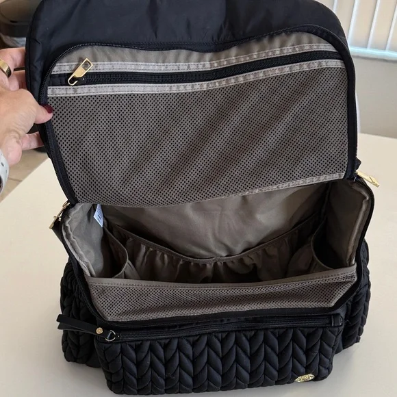 Happ Levy Backpack diaper bag - Picture 9 of 16